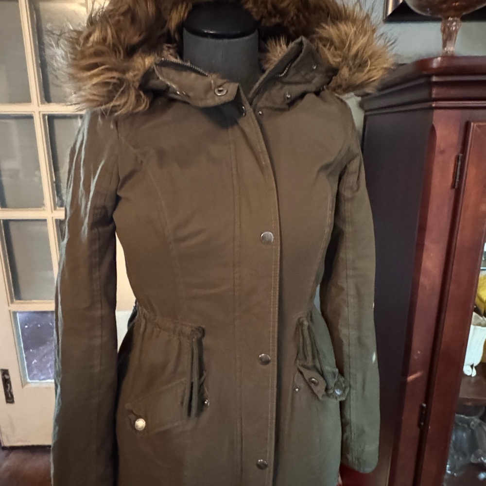 Women's Olive Parka with Faux Fur Hood Y2K hollister fur lined XS